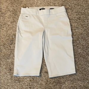 Nine West Heidi Pull On Skimmer Shorts